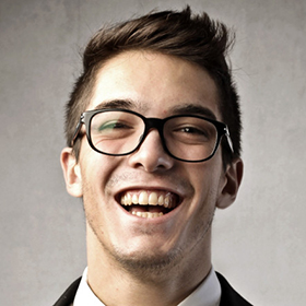 Studentin nach einem Online Marketing Kurs Feedback
